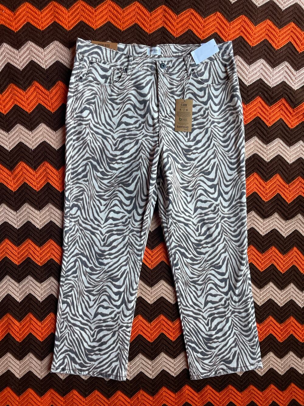NWT Kensie High-Rise Jeans Brown and White Zebra Print Jeans sz 14 x 32